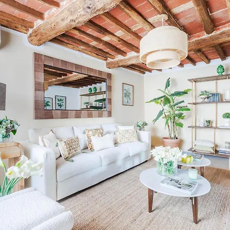 Podere Falcione 别墅 *